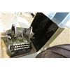 Image 2 : OLIVER TYPEWRITER IN CASE