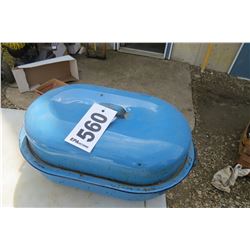 BLUE OVAL ENAMEL ROASTER