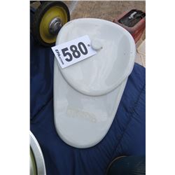 SLIPPER BED PAN WITH LID