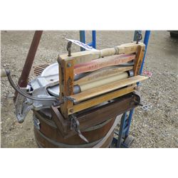 RED STAR WRINGER WASHER