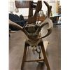 Image 7 : Nice Antique Stitching Horse