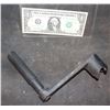 Image 1 : CAR ANTIQUE OILER & ENGINE CRANK