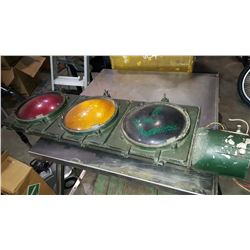 TRAFFIC LIGHT