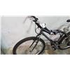 Image 3 : SPECIALIZED GREY BIKE