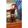 Image 1 : ANTIQUE RED WELL PUMP