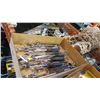 Image 1 : LOT OF MASTERCRAFT WRENCHES AND SCREW DRIVERS