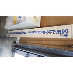 EUROPEAN PROJECTOR SCREEN W/ TRIPOD