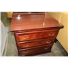 Image 1 : AMERICAN MARTINSVILLE 3 DRAWER DRESSER