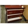 Image 2 : AMERICAN MARTINSVILLE 3 DRAWER DRESSER