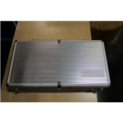 CASED POKER SET