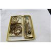 Image 1 : TRAY OF ESTATE GOLD TONE JEWELLRY
