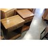 Image 1 : 2 SMALL END TABLES