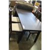 Image 2 : MODERN DINING TABLE AND 4 CHAIRS