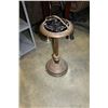Image 1 : ASH TRAY ON STAND