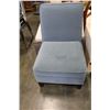 Image 1 : BLUE UPHOLSTERED ACCENT CHAIR
