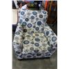 Image 2 : ASHLEY FURNITURE ARMCHAIR