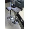 Image 2 : 2 GAS LIFT STOOLS