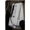 Image 1 : ALLEN COMPOUND BOW WITH TWO ARROWS