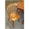 Image 2 : ROUND MAPLE DINING TABLE W/ LEAF AND 4 CHAIRS
