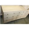 Image 2 : 6 DRAWER MAPLE DRESSER AND NIGHTSTAND