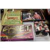 Image 2 : ET TRAY 2 VINTAGE GAMES AND MARVEL CHESS PIECES