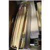 Image 2 : SIXTY 2 1/2 INCH PAINTBRUSHES