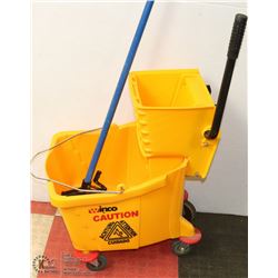 WINCO COMMERCIAL MOP BUCKET WITH RINGER