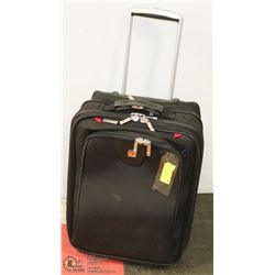 CARRY ON LUGGAGE WITH MULTIPLE COMPARTMENTS