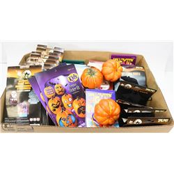 LARGE FLAT OF ASSORTED HALLOWEEN DECORATIONS