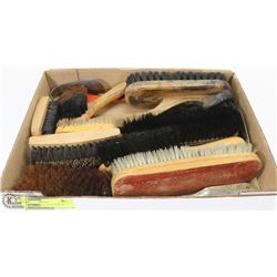 ASSORTMENT OF SHOE POLISH BRUSHES