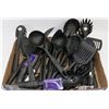 Image 1 : FLAT OF KITCHEN UTENSILS