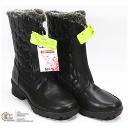 WOMENS SIZE 5 BOOTS WITH TAGS