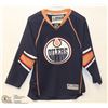 Image 1 : YOUTH OILERS JERSEY SIZE LARGE/ XL