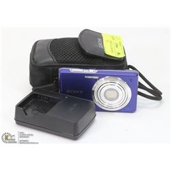 SONY CYBERSHOT 14.1 MP WITH CHARGER/BAG