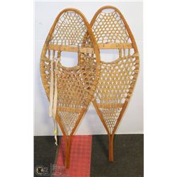 PAIR OF SNOW SHOES