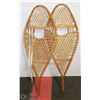 Image 1 : PAIR OF SNOW SHOES