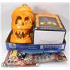 Image 1 : FLAT OF HALLOWEEN INDOOR OUTDOOR DECORATIONS &