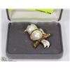 Image 1 : VINTAGE ESTATE BUTLER BIRD BROOCH.
