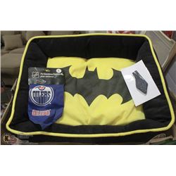 BATMAN PET BED NEW WITH TAGS, BATMAN TIE,