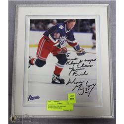 FRAMED WAYNE GRETZKY AUTOGRAPHED 8X10
