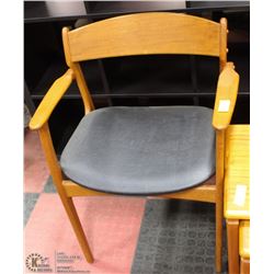 TEAK WOOD ARM CHAIR