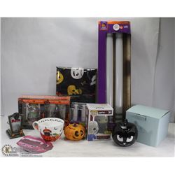 BOX WITH HALLOWEEN DECORATIONS INCL NEW IN