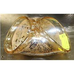 ART GLASS CENTERPIECE DISH