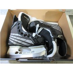 New Bauer youth Hockey Skates size 8