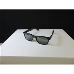 New Foster Grant Sunglasses