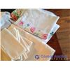 Image 2 : Misc. Linens (Hankies, Tablecloths, Quilted, Pillow, Etc)