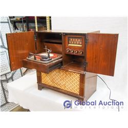 Antique Wooden Electrohom Record Player And Radio, Not Working