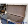Image 4 : Vintage Blue Trunk