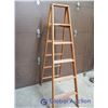 Image 2 : Vintage Wooden Ladder