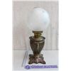 Image 4 : Large Vintage Coal Oil Lamp with Frosted Globe - Gone with the Wind